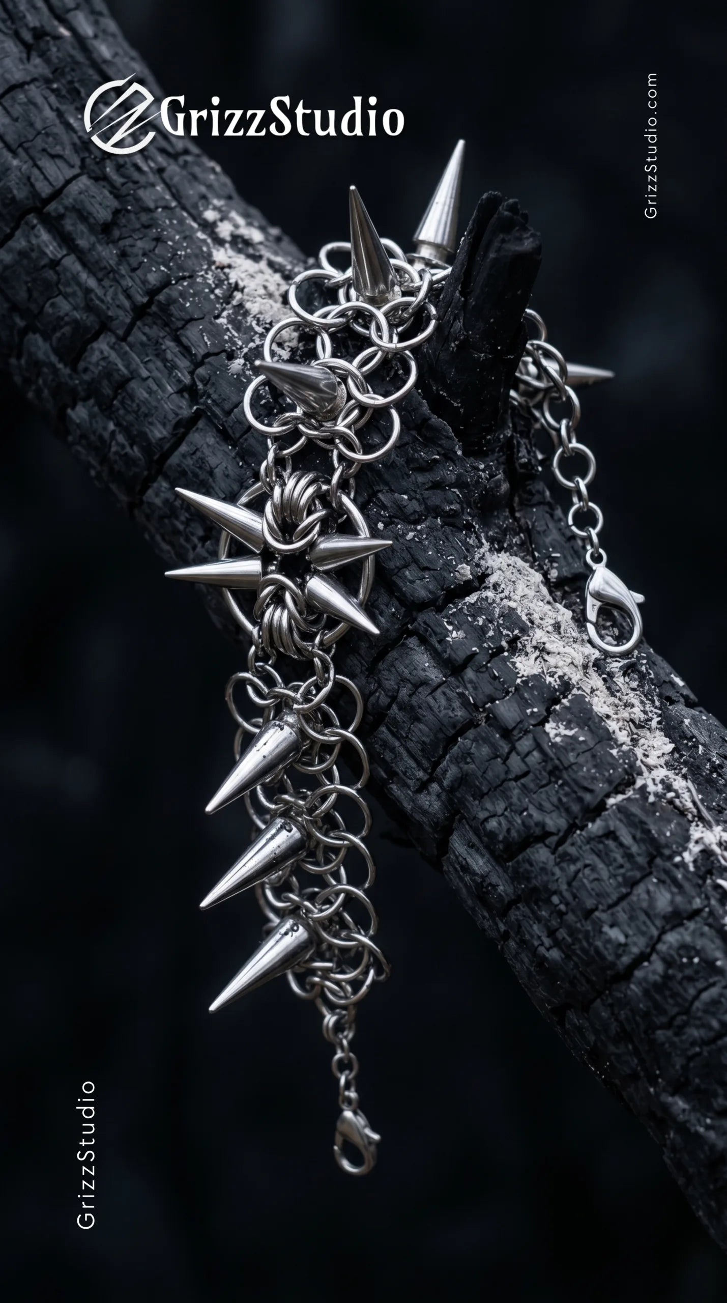 Astra Spiked Chainmail Bracelet - spike detail