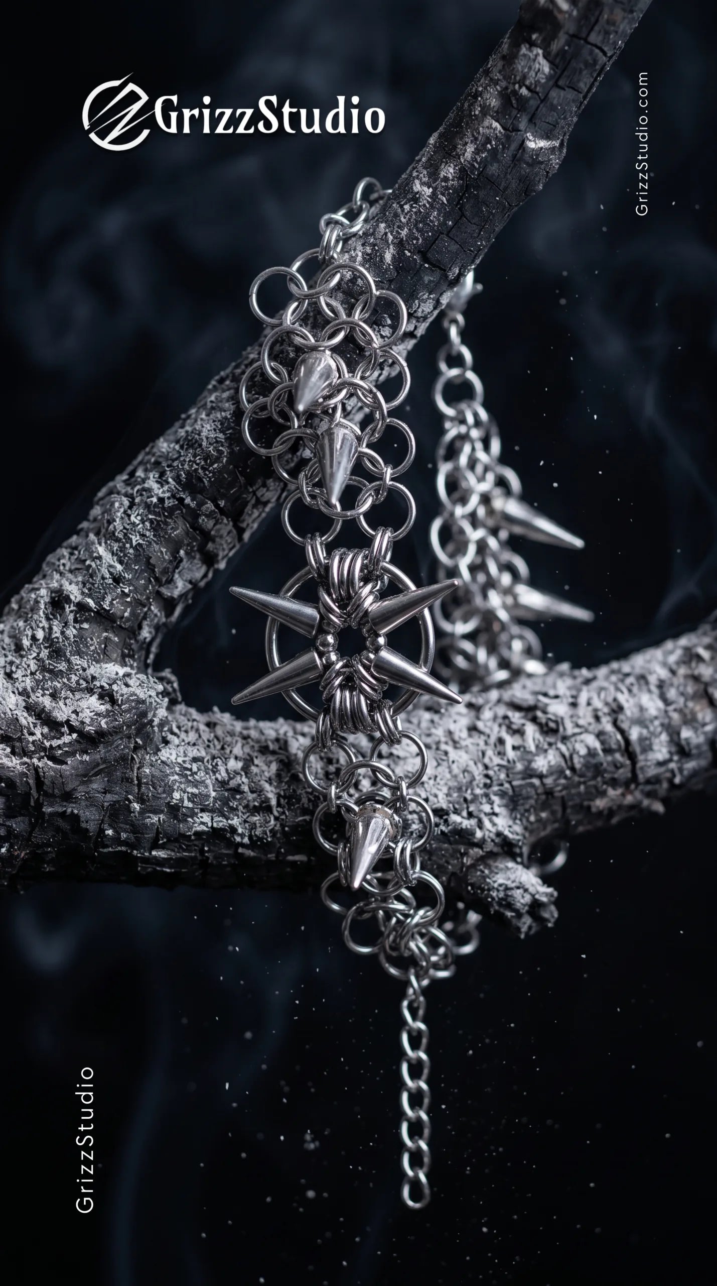 Astra Spiked Chainmail Bracelet - clasp view